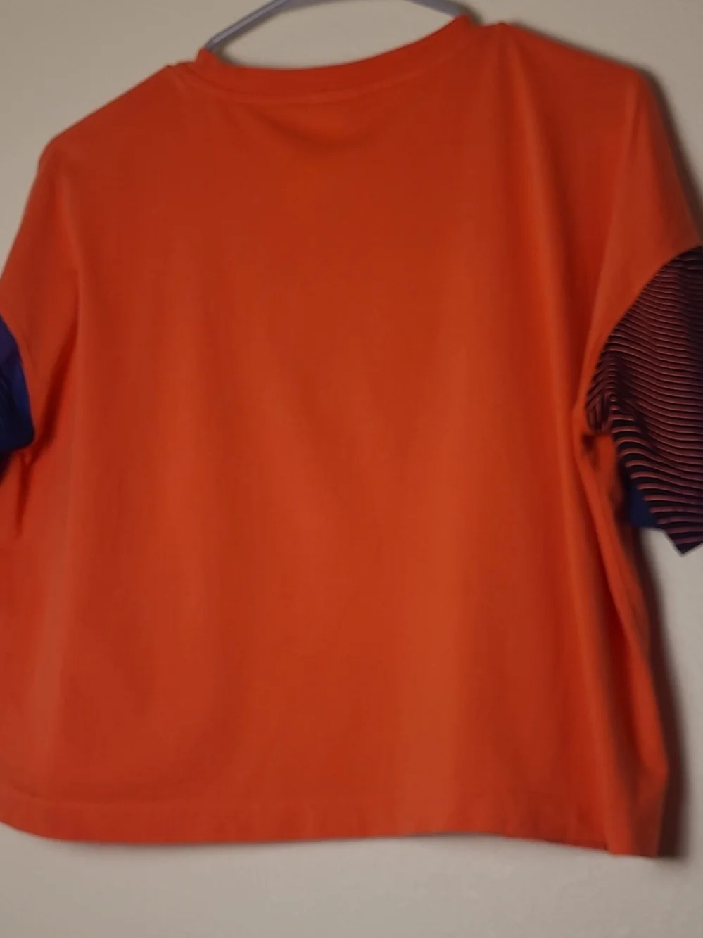 Nike Womens Boxy Cropped Graphic T Shirt Sz S Vibrant Orange Optical Wave Sleeve